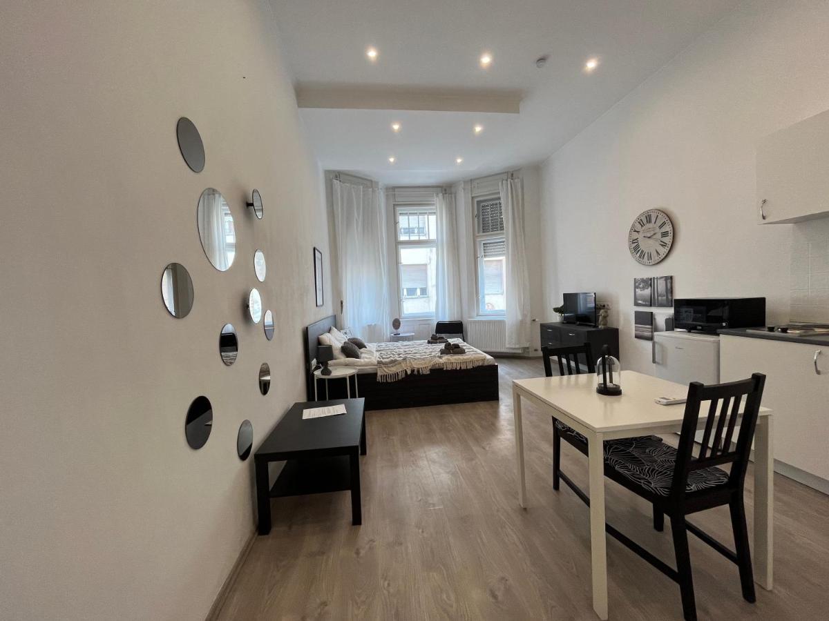 D58 Superior Apartments In The City Center Budapest Eksteriør bilde